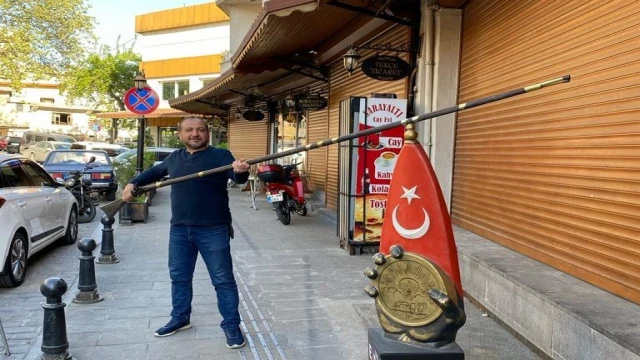 Antikacı 3 metrelik tüfek yaptı, hedefi Guinness’e girmek