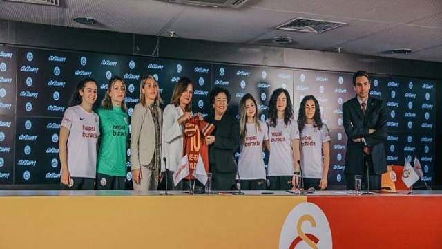 Arzum Galatasaray Hepsiburada Kadın Futbol Takımı’nın forma kol sponsoru oldu