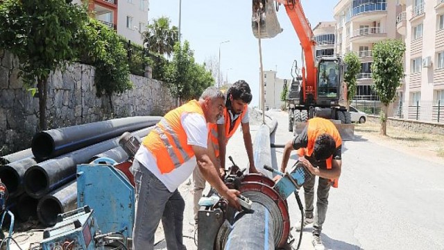 Aski KUuşadası’nda Altyapı Hatlarını Yenilemeye Devam Ediyor