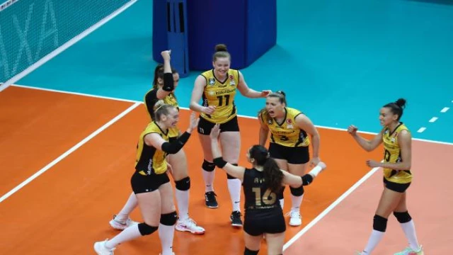 AXA Sigorta Kupa Voley’de ilk finalist VakıfBank oldu