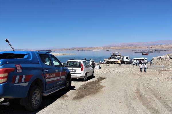 Keban Baraj Gölü’nde batan tekne, 56 metre derinlikte bulundu; balıkçı aranıyor