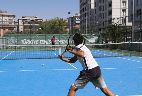 Van'da Akdamar Cup Uluslararası Tenis Turnuvası heyecanı