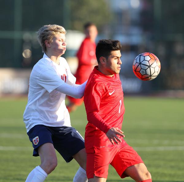 Futbol Dünyası bu olayı konuşuyor! Yıldız Haaland'ın yolu İzmir'den geçmiş