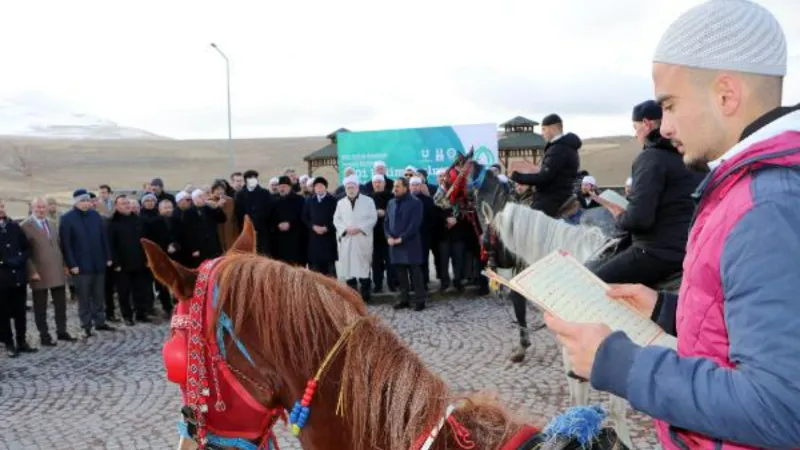 Erzurum'da atlı hafızlar, 489'uncu 'Binbir Hatim'i başlattı