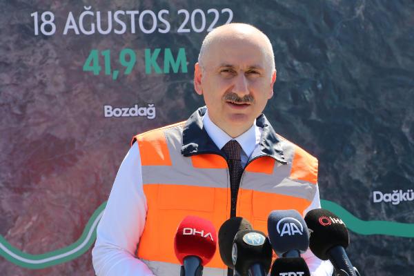 Bakan Karaismailoğlu: Lokomotif üretiminde dışa bağımlılığa son vereceğiz