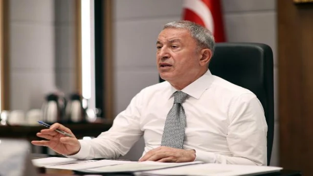 Bakan Akar’dan komutanlarla toplantı