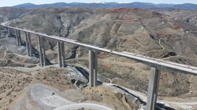 Bakan Karaismailoğlu: Akdeniz ile İç Anadolu’yu birbirine bağlıyoruz