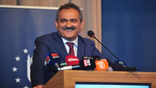 Bakan Özer: Manevi değerlerimize tezat teşkil eden hiçbir etkinliğe izin vermeyeceğiz (3)