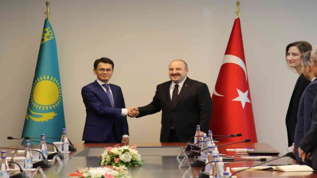 Bakan Varank: “(Kazakistan ile) Dış ticaret anlamında koyduğumuz 10 milyar dolarlık bir hedef var”