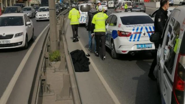 Bakırköy’de bariyerlere çarpan motosiklet sürücüsü hayatını kaybetti 