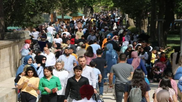 Balıklıgöl’de balık ölümleri; göle gıda maddesi atılması yasaklandı