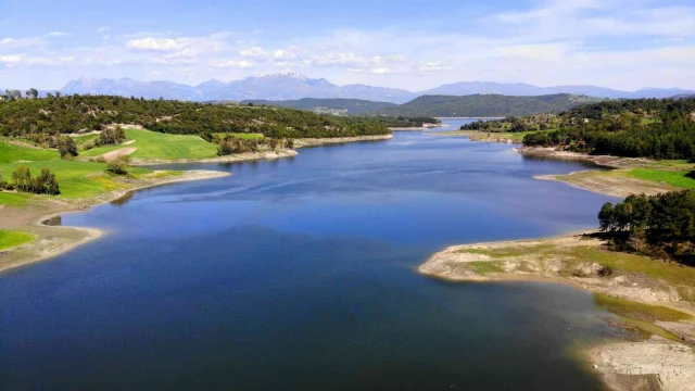 Barajlardaki korkutan kuraklığın yerini masmavi sular aldı