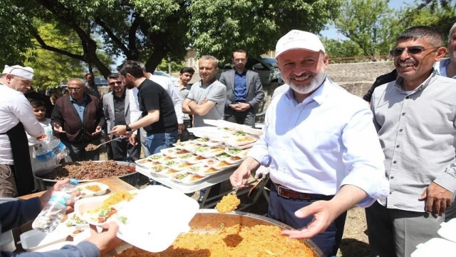 Başkan Çolakbayrakdar, hafta sonu kırsal mahallede vatandaşlarla buluştu