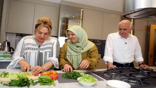 Başkan Gültak, Türk yemekleri uzmanı Sahrap Soysal’ı ağırladı