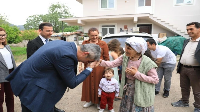 Başkan Oktay, bayramı vatandaşlarla bir arada geçiriyor