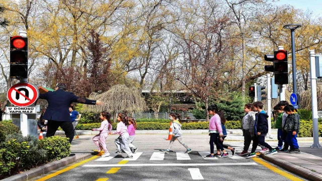 Başkentli miniklere trafik eğitimi