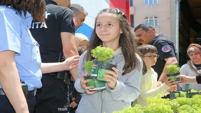 Bayrampaşa buram buram fesleğen kokuyor