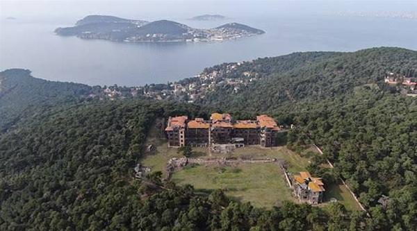 Büyükada Rum Yetimhanesi okulunun restorasyonunda sona doğru