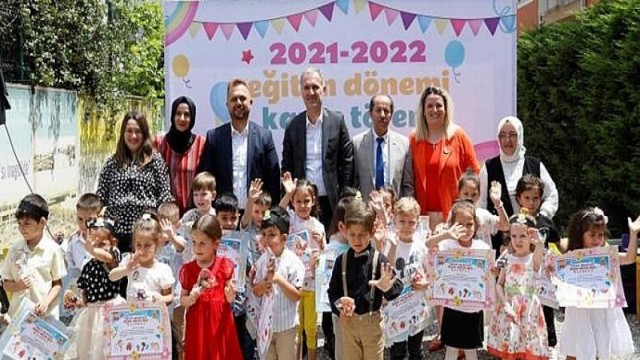 Beşinci Mevsimin Minikleri Karnelerini Aldı