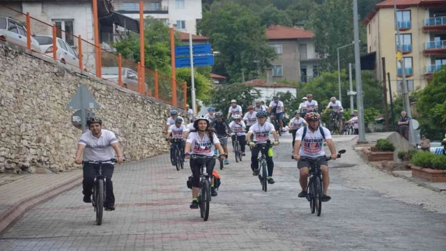 Bisiklet turu Kavaklıdere’de şehir turu ile başladı