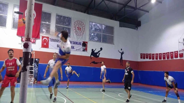 Bozyazı’da Mahalleler Arası Voleybol Turnuvası sona erdi