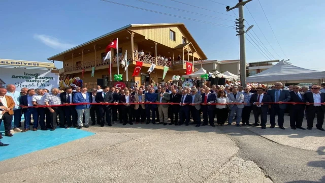 Bursa’da Şavşat kültür evi açıldı