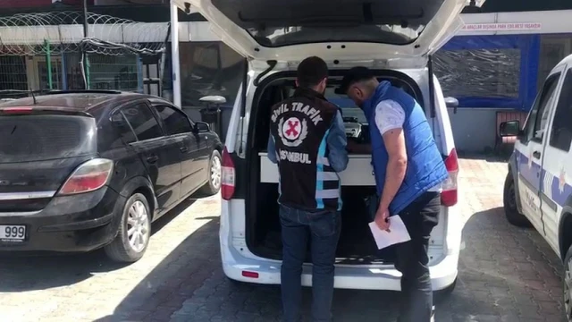 Büyükçekmece’de trafikte tehlikeli asker eğlencesi yapanlara para cezası