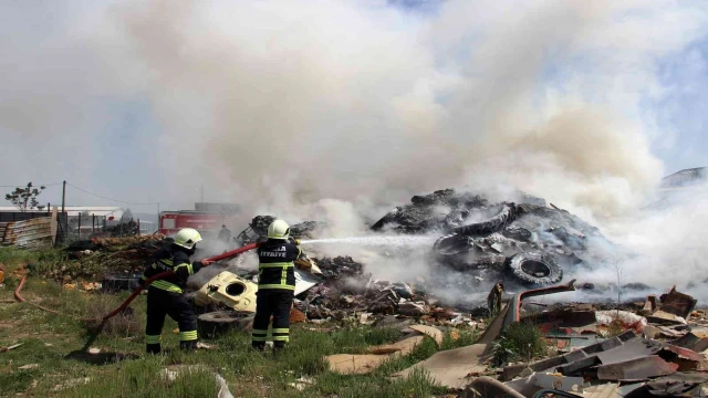 Büyükşehir İtfaiyesi bayramda 54 olaya müdahale etti