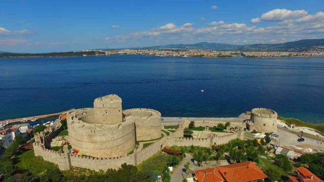 Çanakkale’de, 252 yıllık tarihi Namazgah Tabyasının sur duvarları restore ediliyor