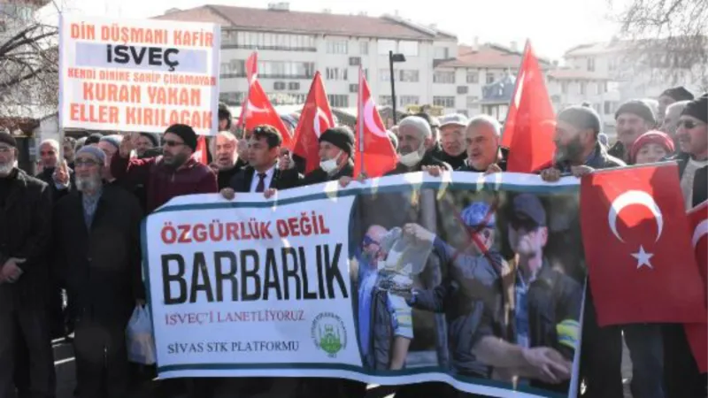 İsveç'te 'Kuran-ı Kerim'in yakılması Sivas'ta protesto edildi