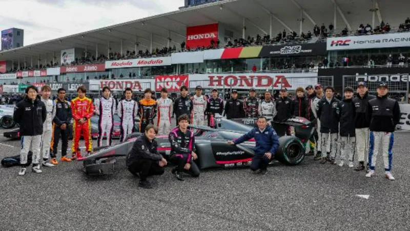 Super Formula pilotları depremden etkilenen vatandaşları andılar