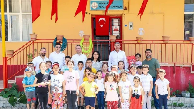 Çevreci öğrenciler ödüllerini Başkan Güler’in elinden aldı