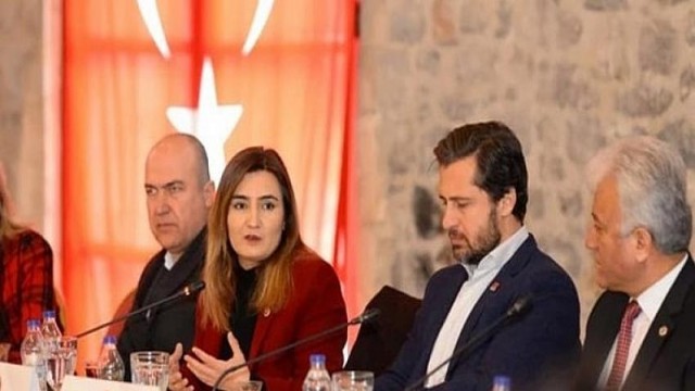 CHP İzmir Milletvekili Av. Sevda Erdan Kılıç: “Depremzedelerin sorunlarına çözüm üretmesi gereken iktidar sorunların asıl kaynağı oldu”