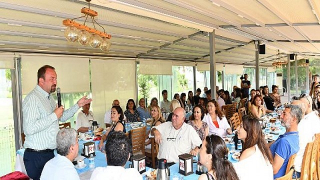 Çiğli Belediye Başkan Gümrükçü Kent Konseyi Üyeleriyle Bir Araya Geldi