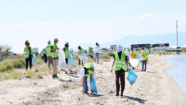 Çiğli’de Kıyı ve Deniz Temizliği Yapıldı