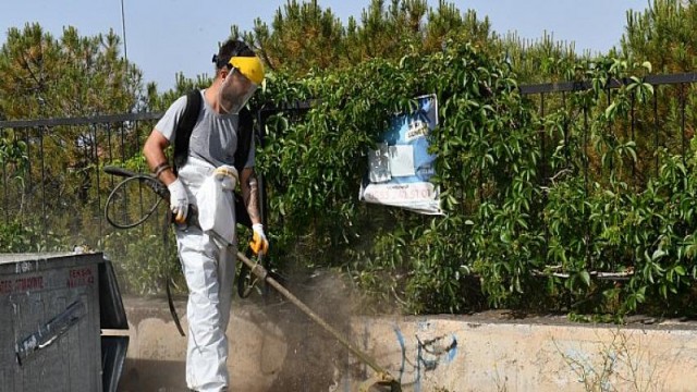 Çiğli’de Temizlik Seferberliği Sürüyor