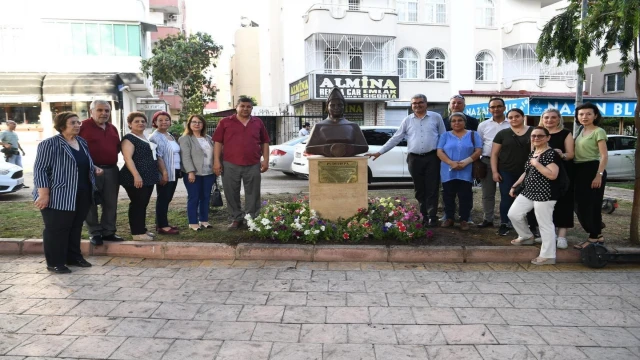 Çukurova Belediyesinden park ve heykel açılışı