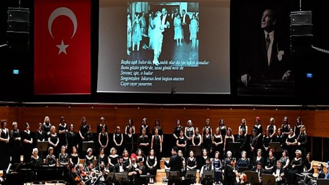 Cumhuriyetin kadınları İzmir’de söyledi, dünya dinledi