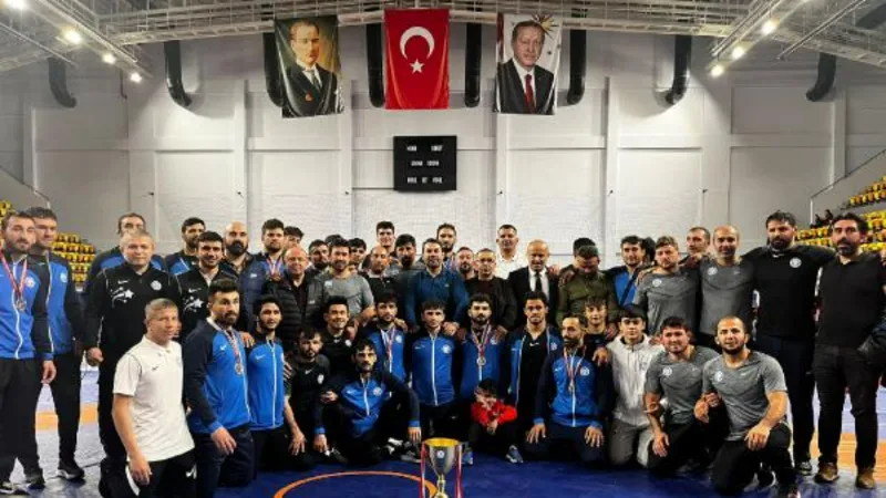 Serbest güreşte Türkiye şampiyonu ASKİ Spor Kulübü oldu