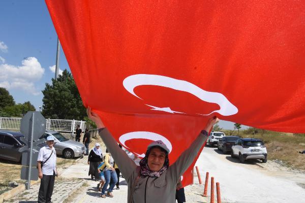 Zaferin 100'üncü yılında Dumlupınar Şehitliği'ne ziyaretçi akını