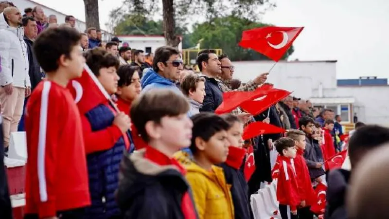 Ayvalıkgücü ve Edremit depremzedeler için sahada