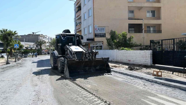 Davutlar Mahallesi’ne 4 ayda 20 bin metrekare yeni yol çalışması yapıldı