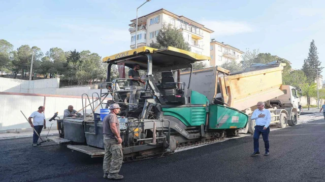 Denizli’de caddeler yenilenmeye devam ediyor