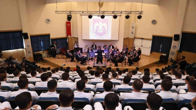 DEÜ’de bahar şenlikleri unutulmaz konserle başladı