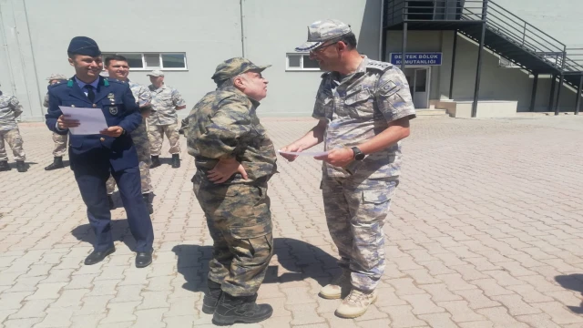 Dezavantajlı gençler temsili askerlik yaptı, yemin edip, teskere aldı