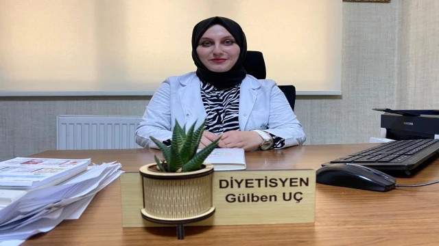 Diyetisyen Gülben Uç: “Günde ortalama 3 litre su tüketilmelidir”