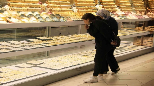 Düğün sezonu başladı, Elazığ’da kuyumcular vatandaşları sahte altına karşı uyardı