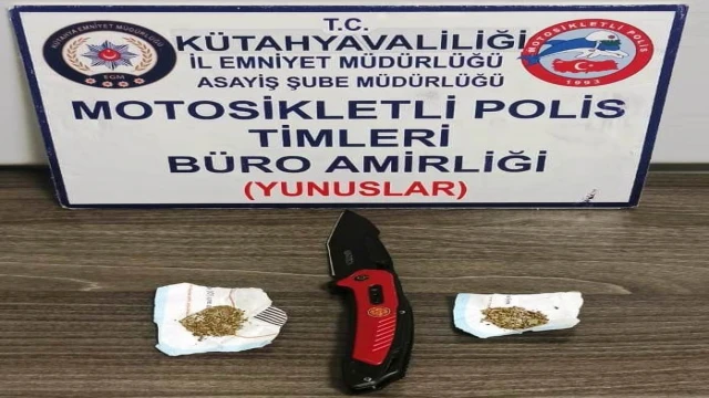 Durdurulan araçta uyuşturucu madde ve kesici alet ele geçirildi