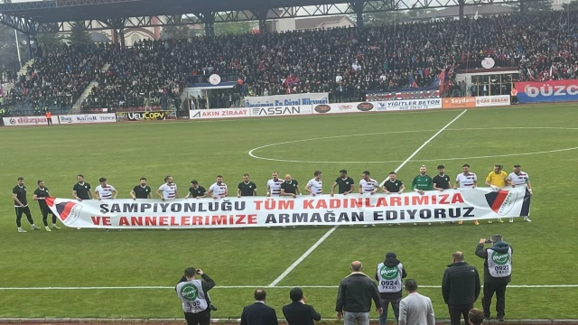 Düzcespor şampiyonluğu annelere armağan etti