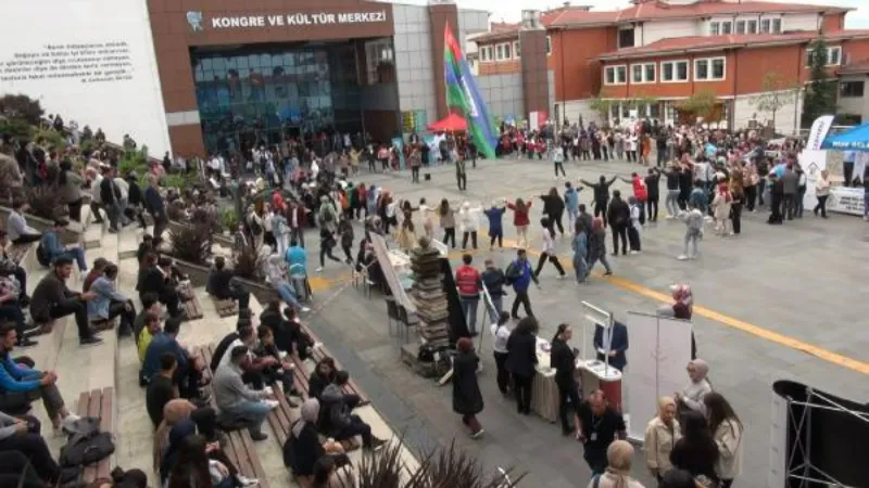 Rize'de üniversitelilere tahta arabalı, horonlu kent tanıtımı